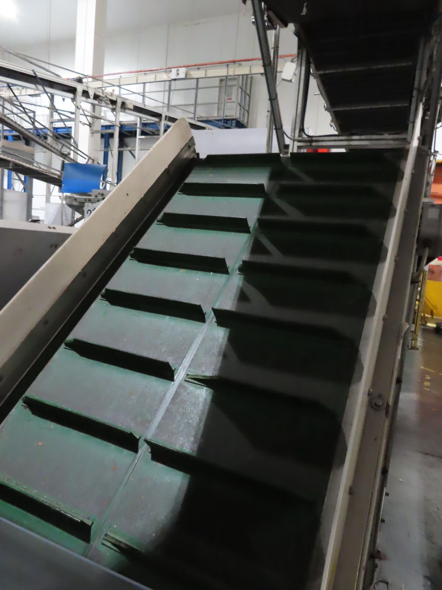 INCLINE FLIGHTED CONVEYOR. - Image 2 of 2