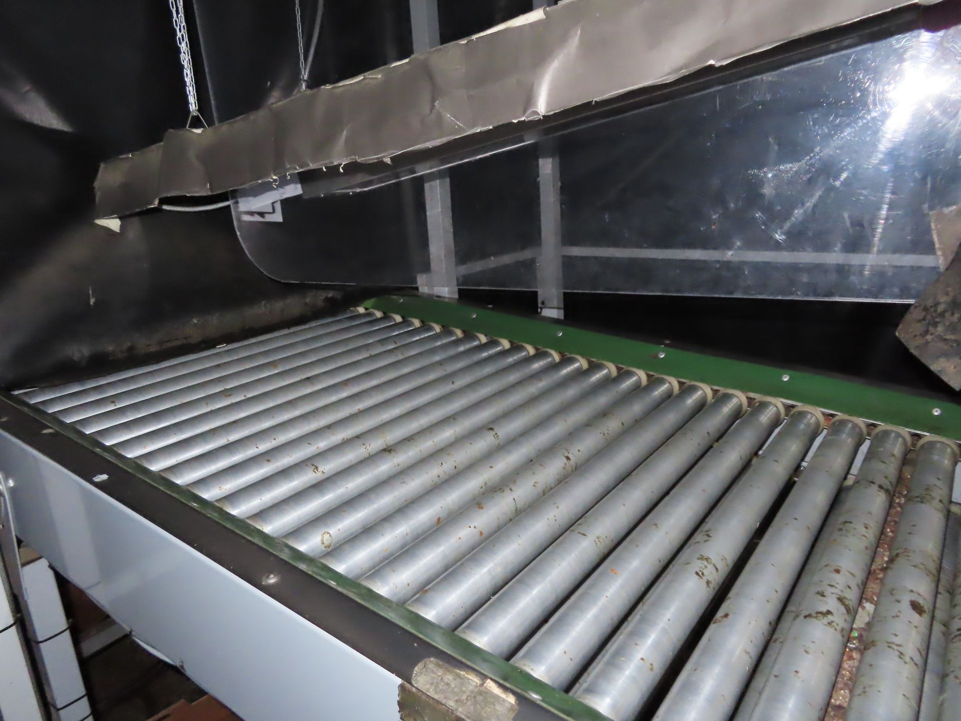 SORTING CONVEYOR WITH UV LIGHT. - Image 4 of 4