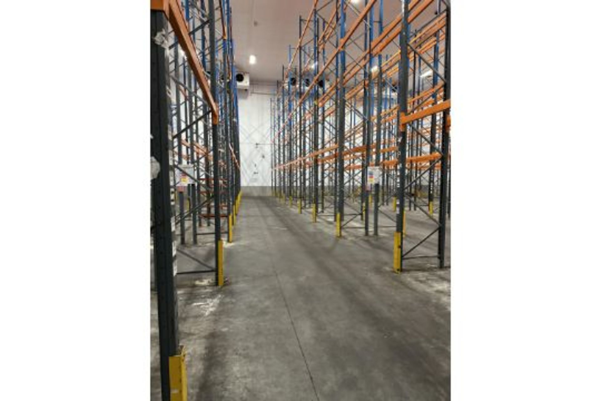8 X ROWS OF PALLET RACKING. - Image 3 of 4