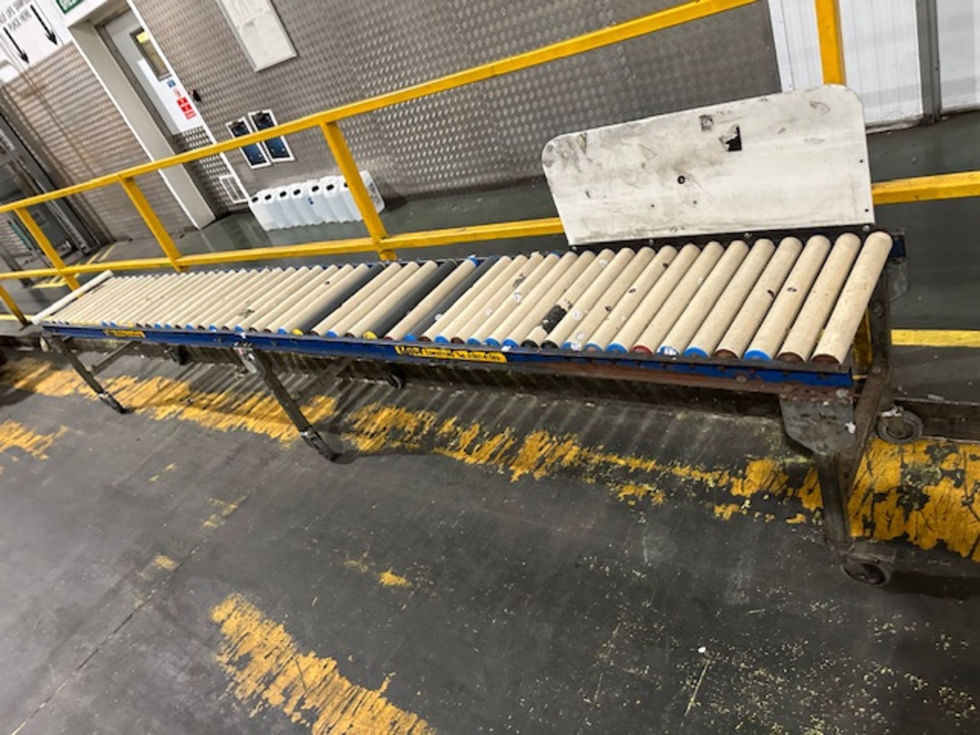 ROLLER CONVEYOR.