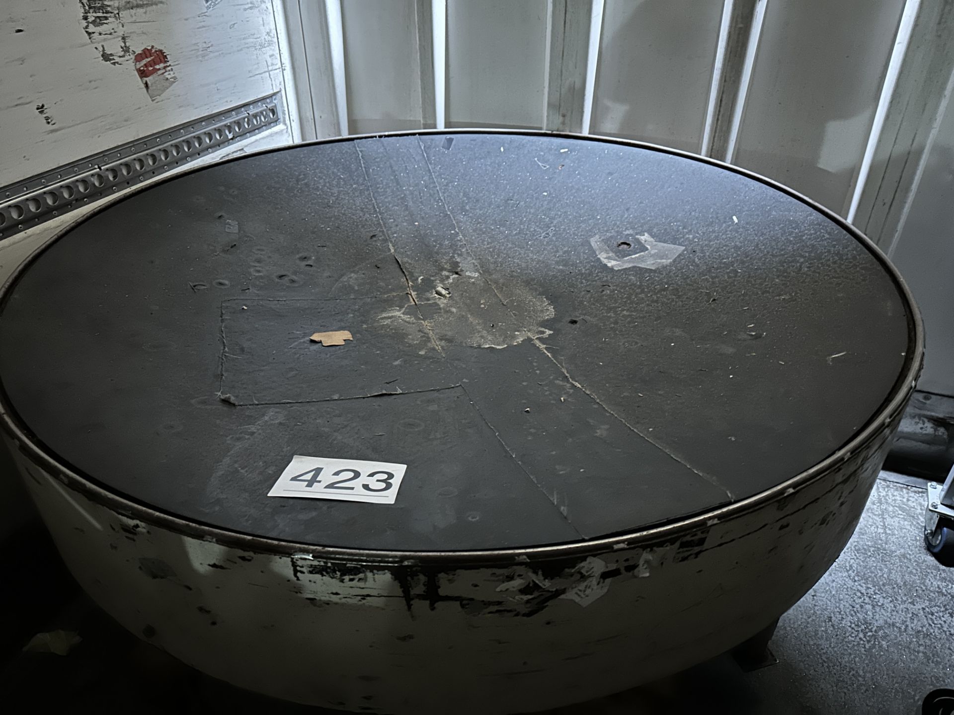 LAZY SUSAN 1.5 M DIAMETER.