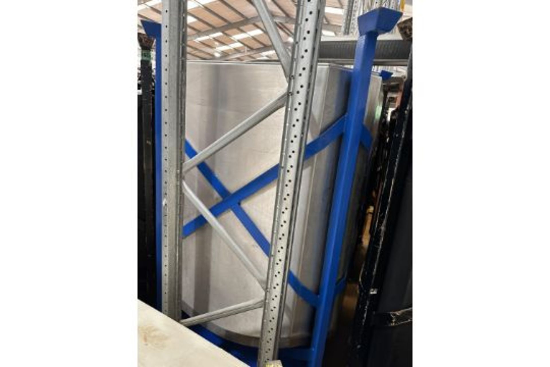 5 X FORKLIFTABLE FRAMES EACH HOLDING A S/S BIN. - Image 3 of 5