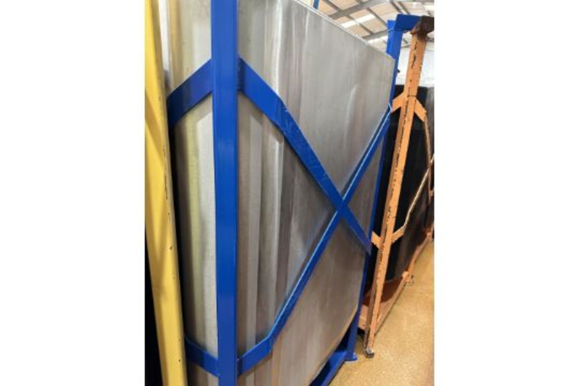 5 X FORKLIFTABLE FRAMES EACH HOLDING A S/S BIN. - Image 4 of 5