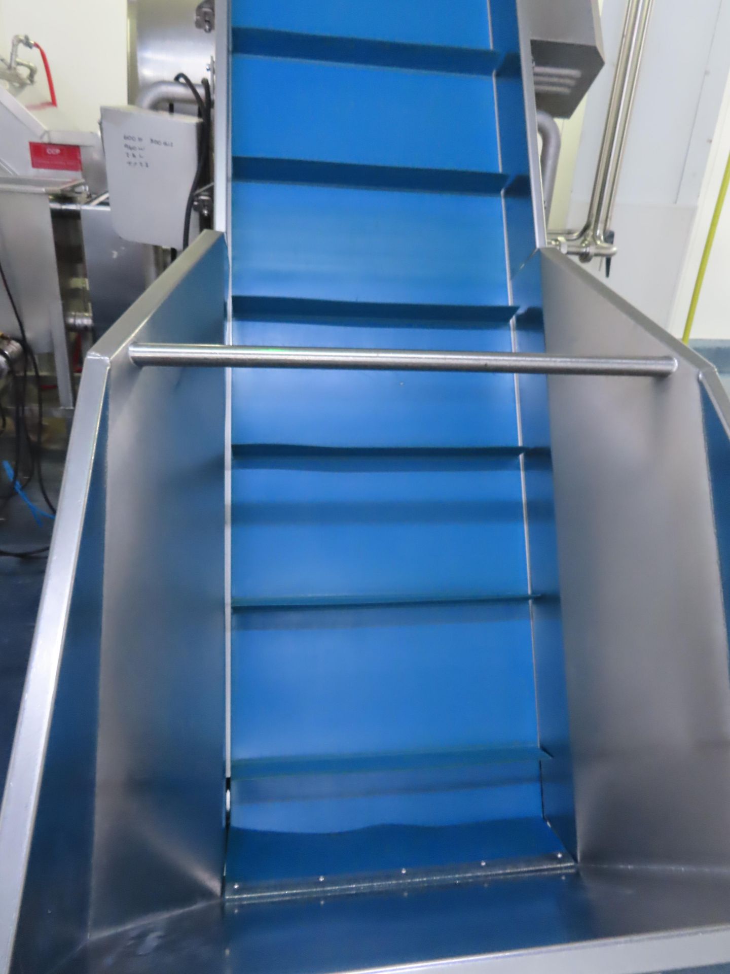 START OF GINGER/CHILLI LINE - W & B INCLINE BELT CONVEYOR. - Image 2 of 3