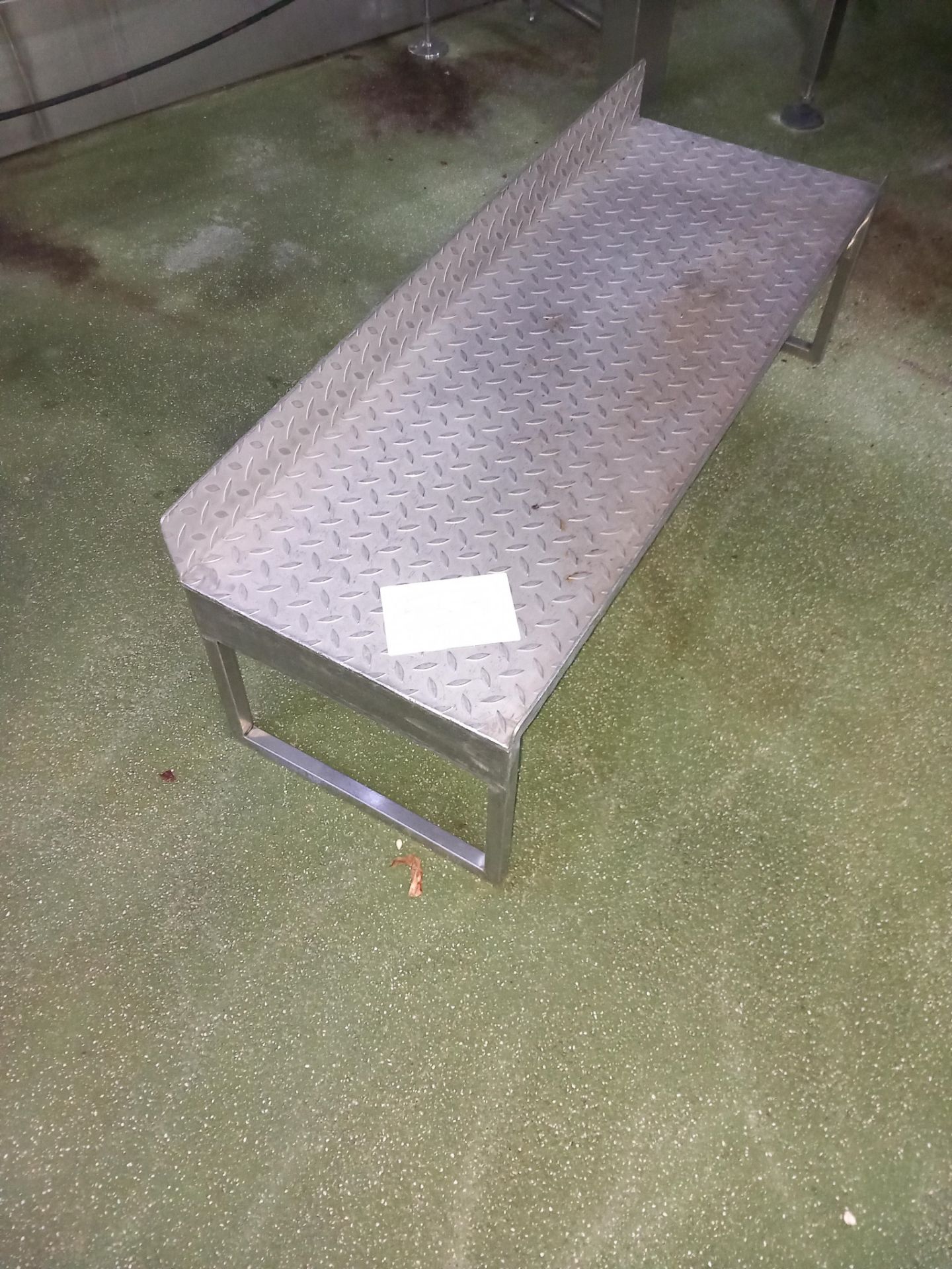 S/S CHEQUER PLATE BENCH.