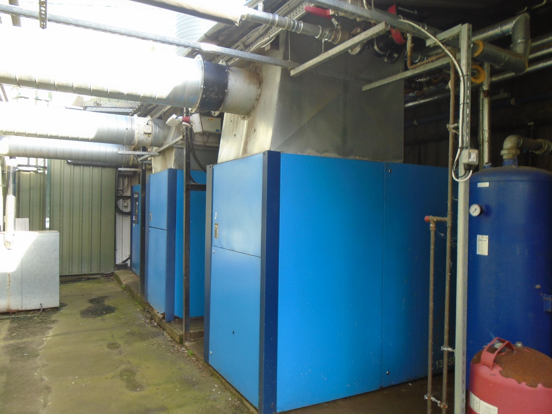 1 x Compair Delcos variable speed compressor. 132 kw. 10 Bar compressor ...