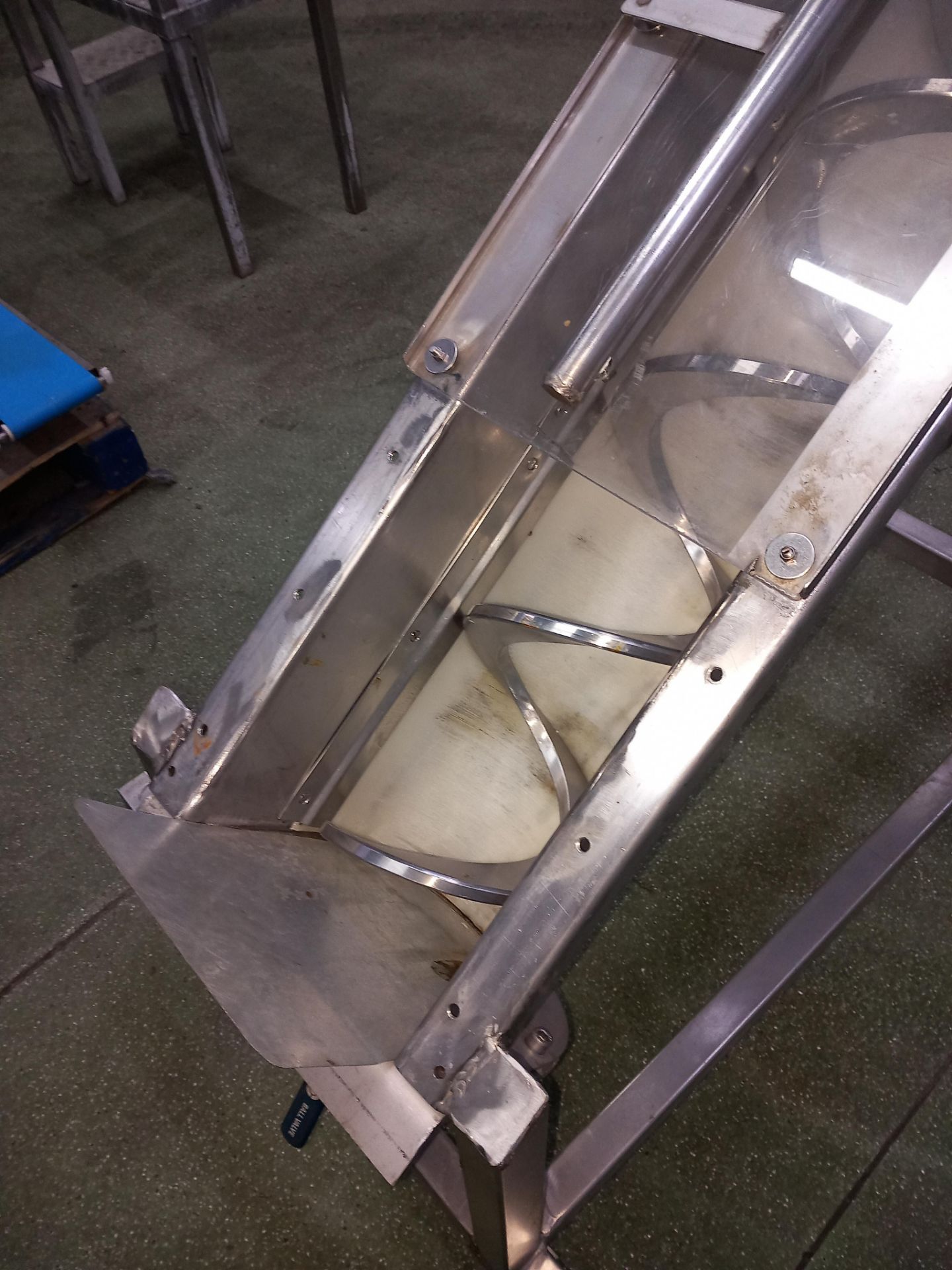 S/S INCLINED RIBBON SCREW CONVEYOR. - Image 2 of 3