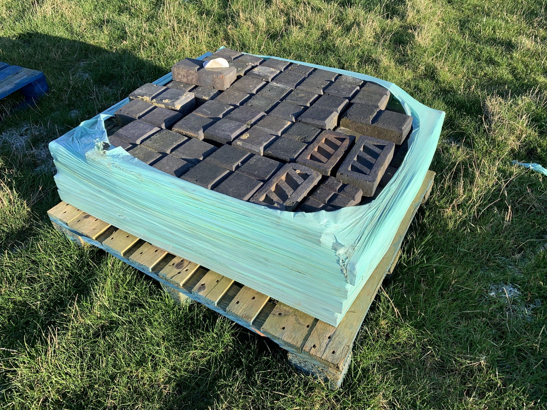 NO VAT Pallet of blocks