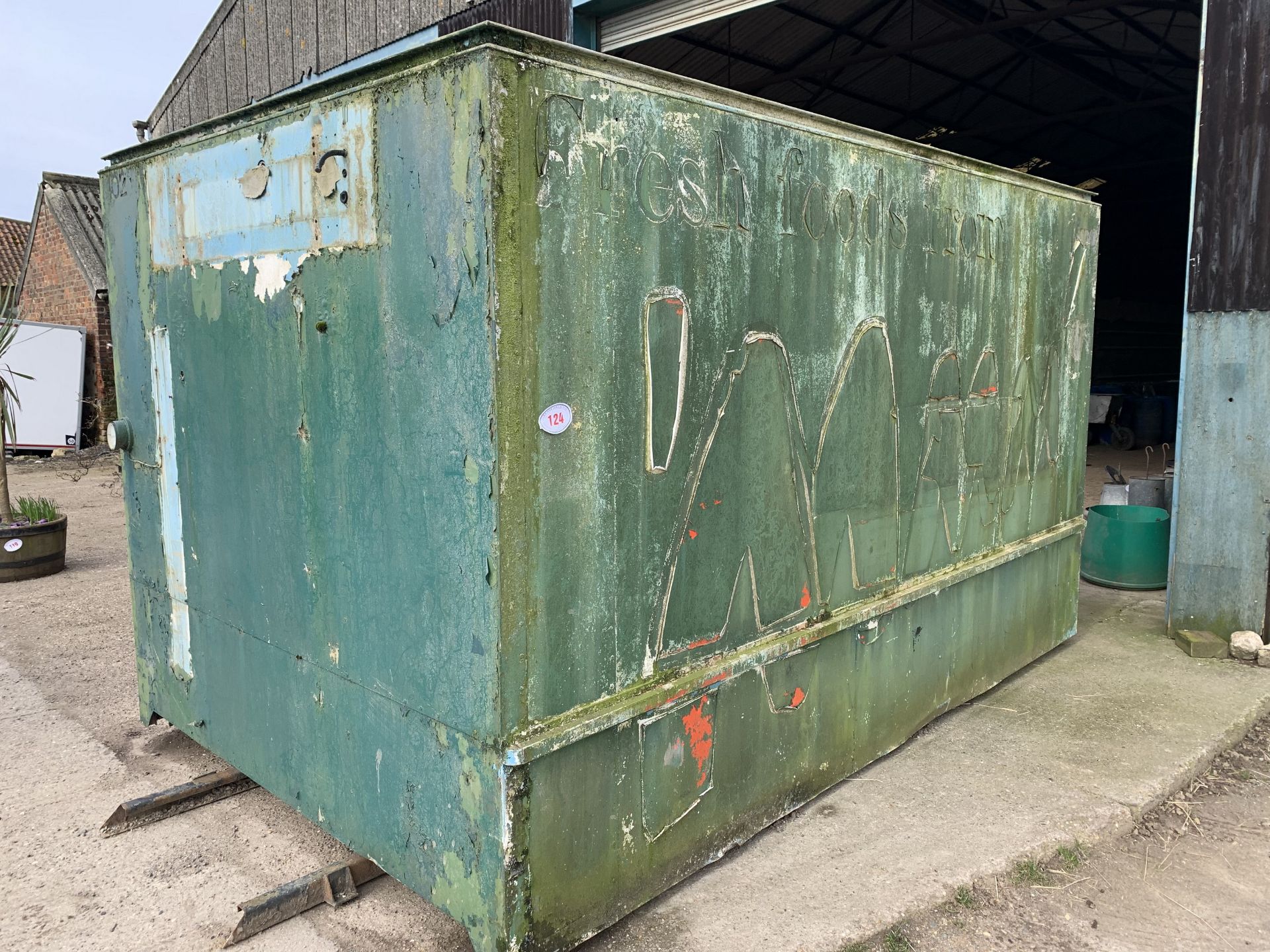 12' insulated container