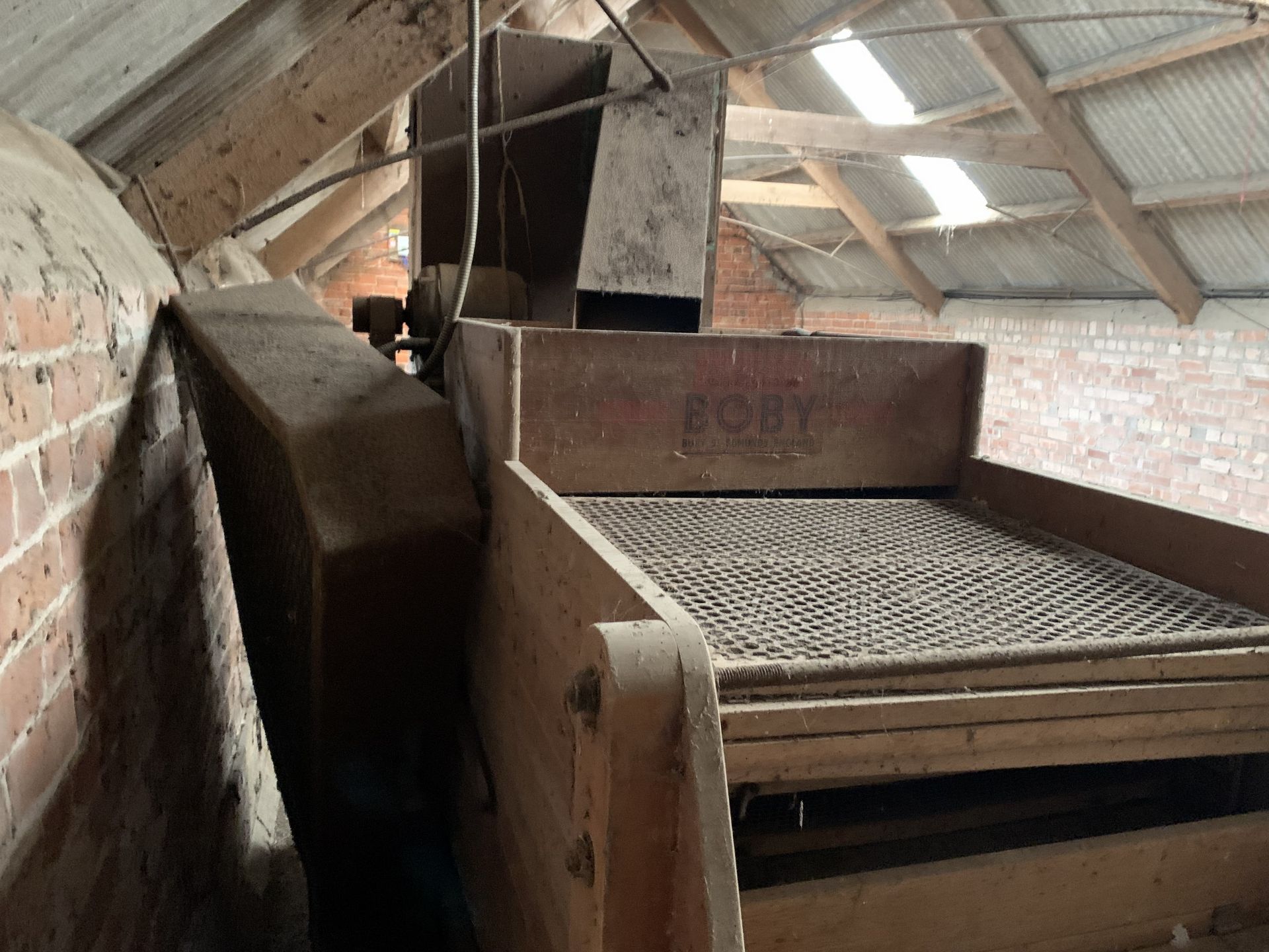 Boby seed dresser & bagging machine, on first floor of barn, purchaser to remove - Image 2 of 3