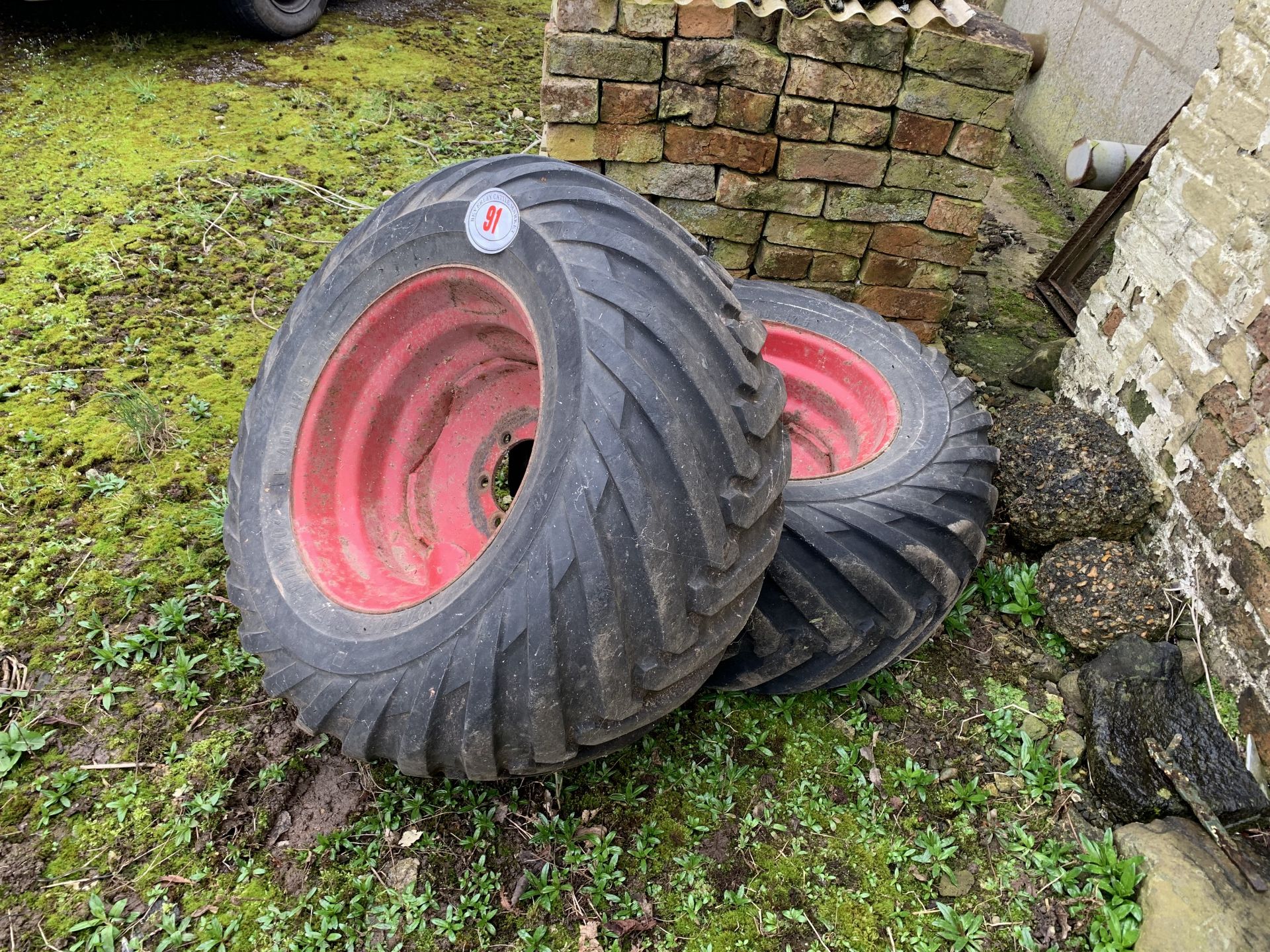 Pair of wheels & tyres 400-17.5