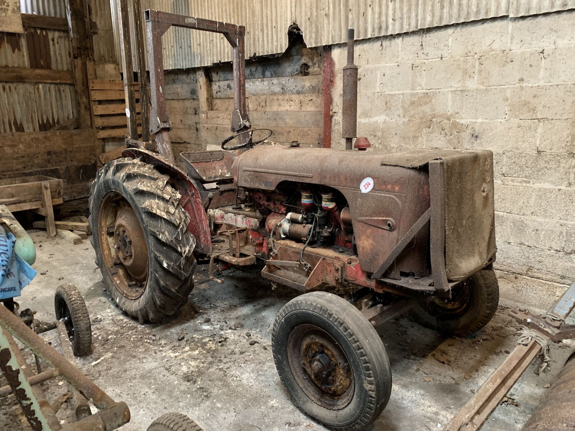 1961 David Brown 950 tractor, 9488 BT, 3557 hours, non runner but engine not siezed