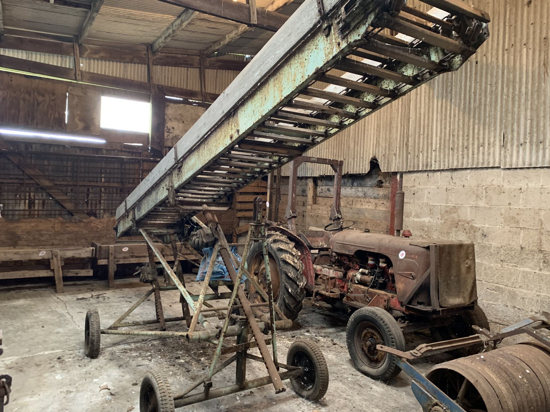 Lister bale elevator - Image 2 of 2