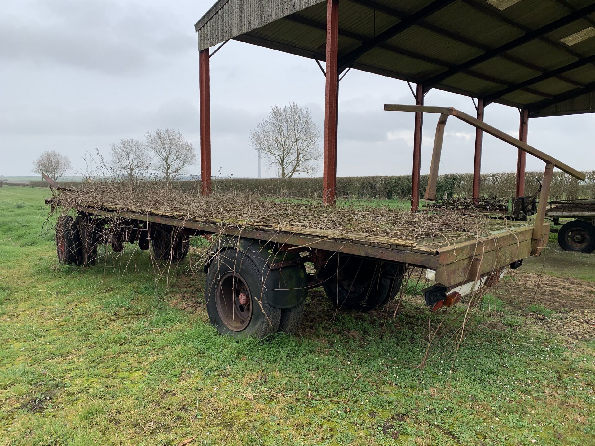 4 wheel bale trailer 25' - Image 2 of 2