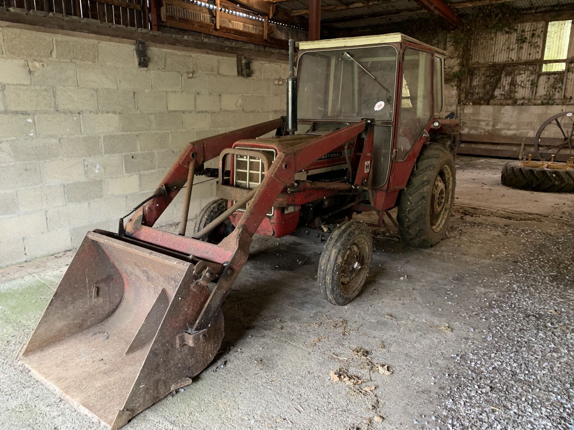 1974 International 354 tractor, PWF 449M, 2051 hours, with loader, bucket & muck filler