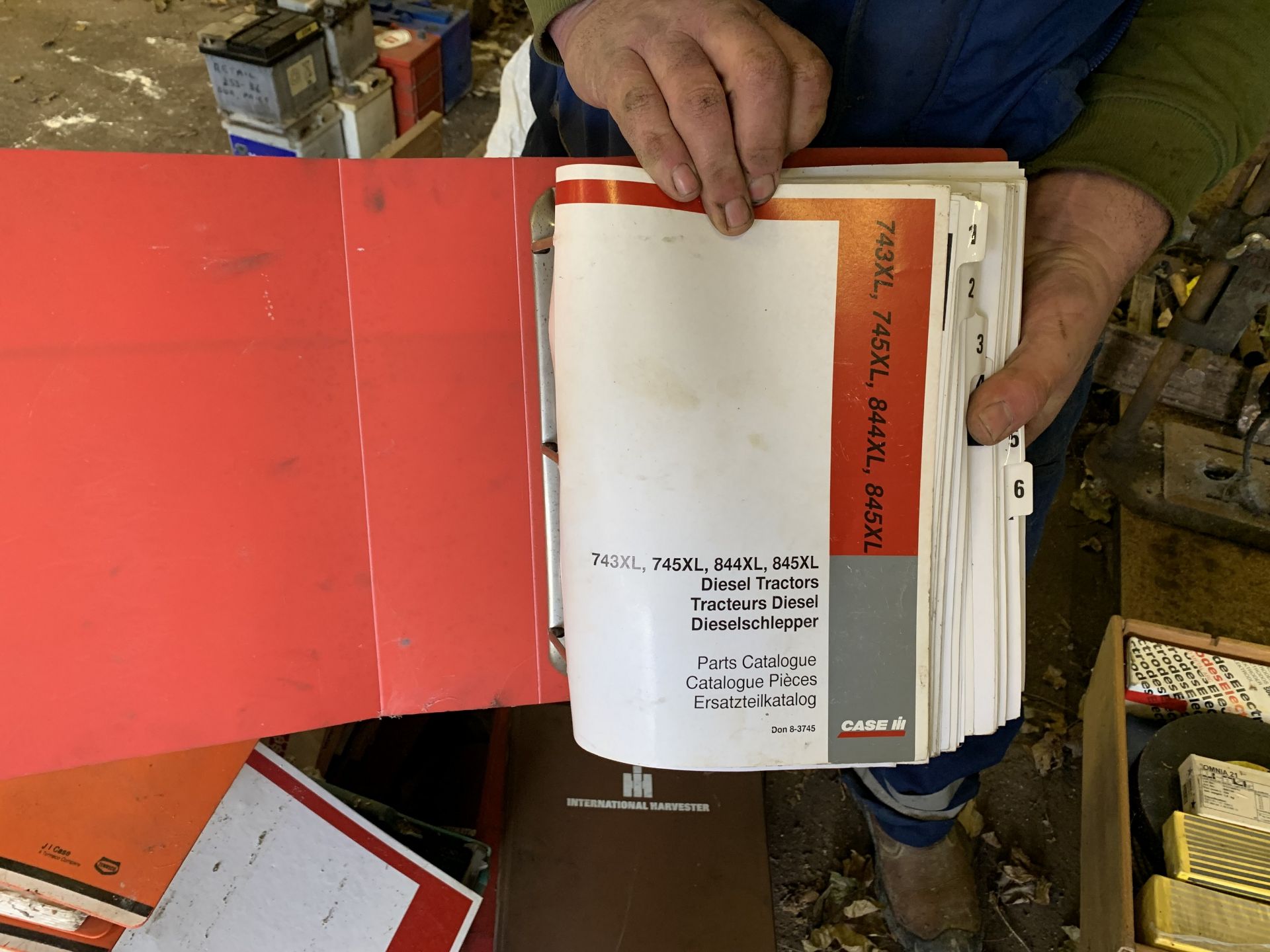 Quantity of mainly tractor workshop manuals - Image 2 of 8