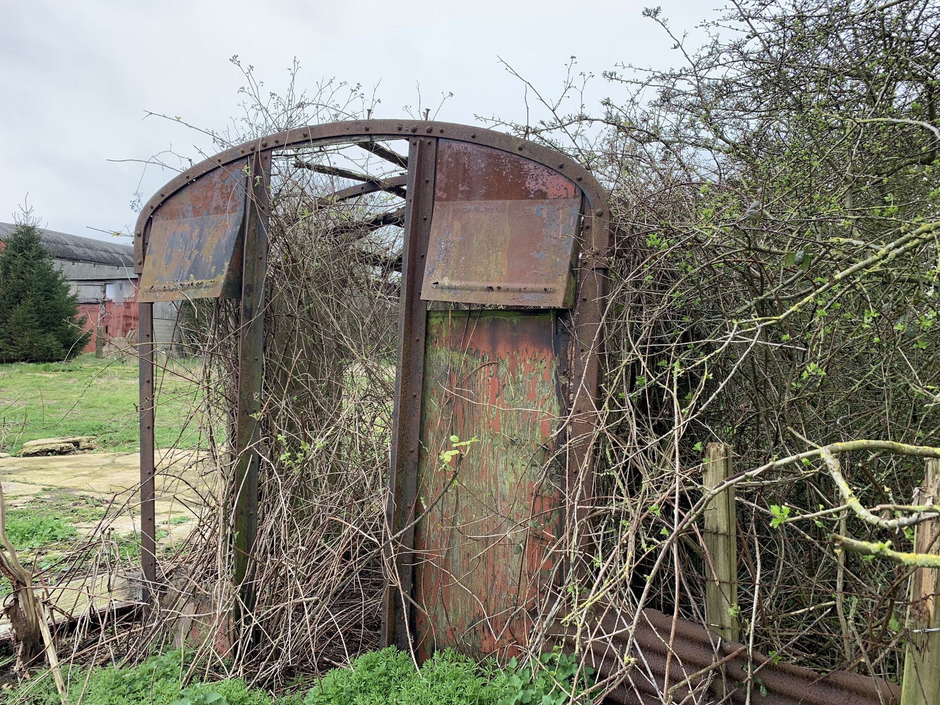 Railway carriage body - Image 2 of 2