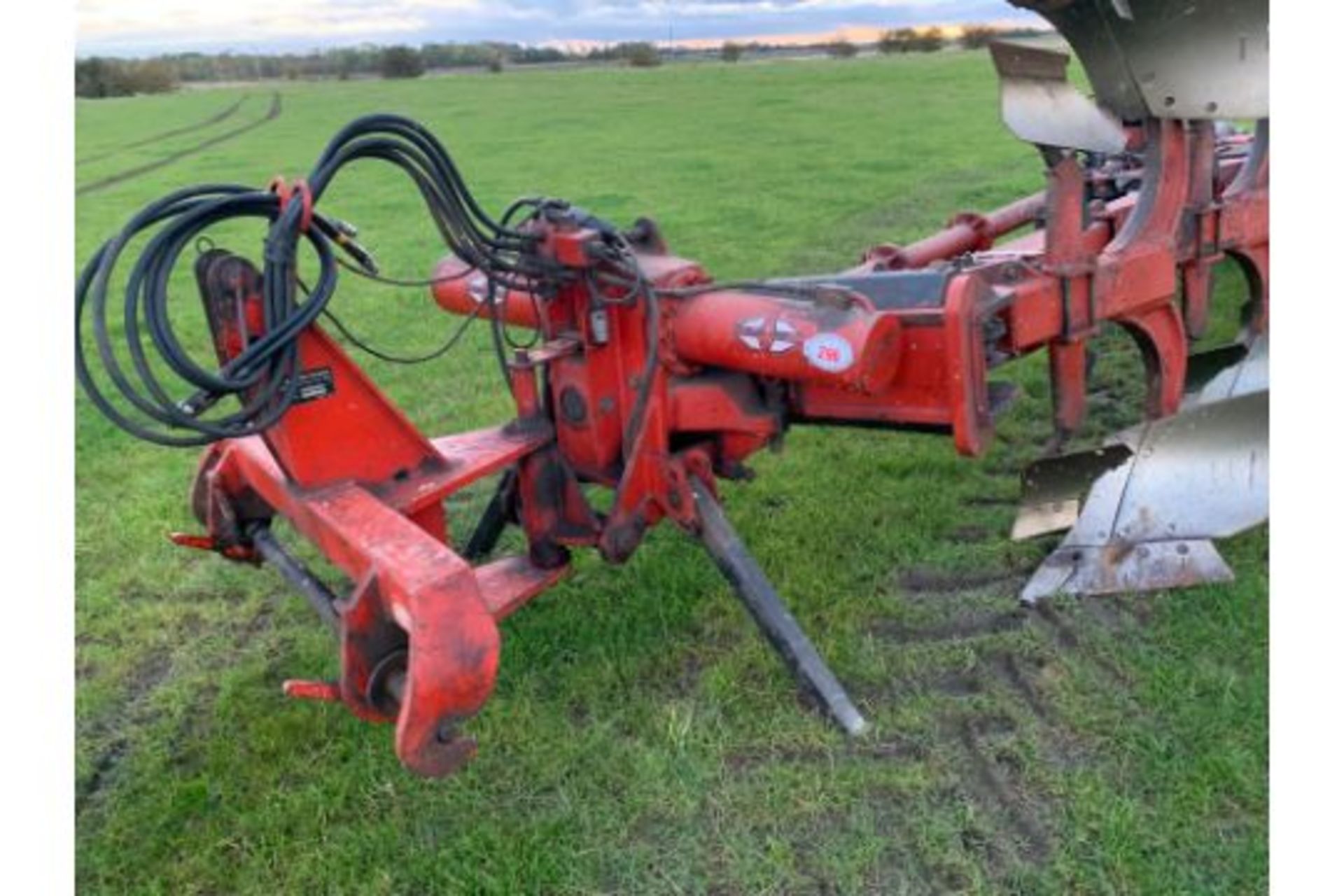 Gregoire-Besson 8f semi mounted plough with hydraulic vari-width - Image 4 of 6