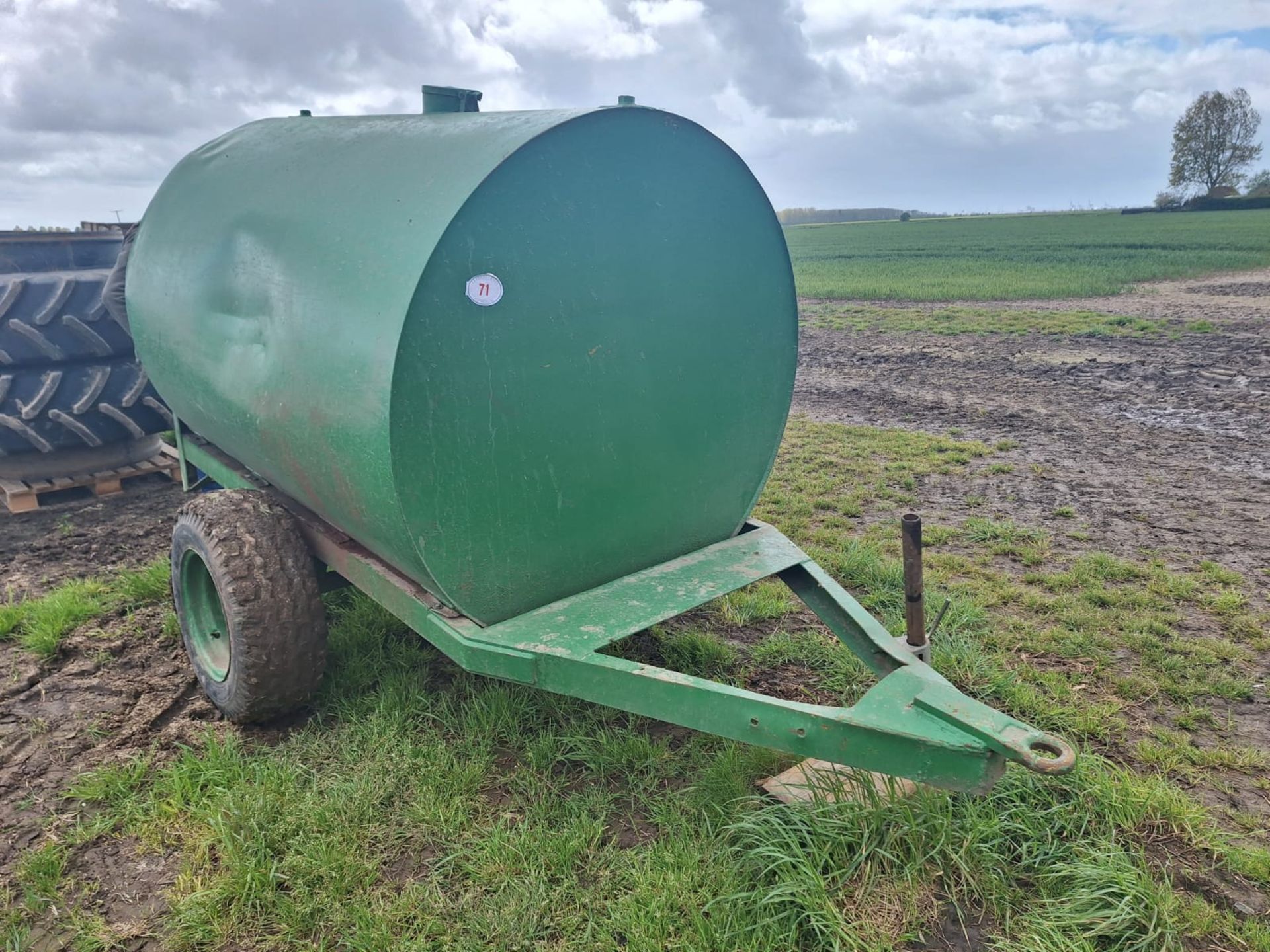 Single axle fuel bowser, approx 2000l