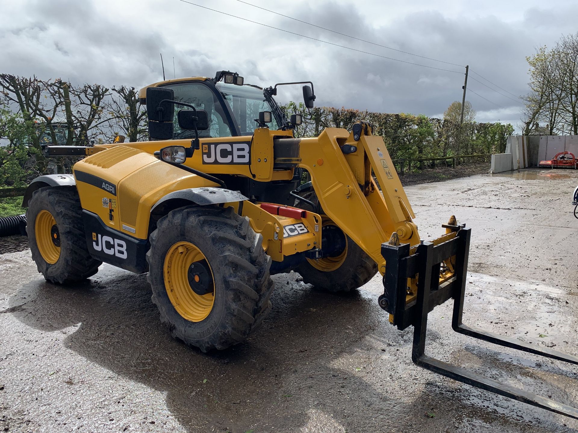 2022 JCB 532-60 telehandler, YX22 VOJ, 760 hours, with pallet tines, pin & cone headstock, pickup - Image 9 of 13