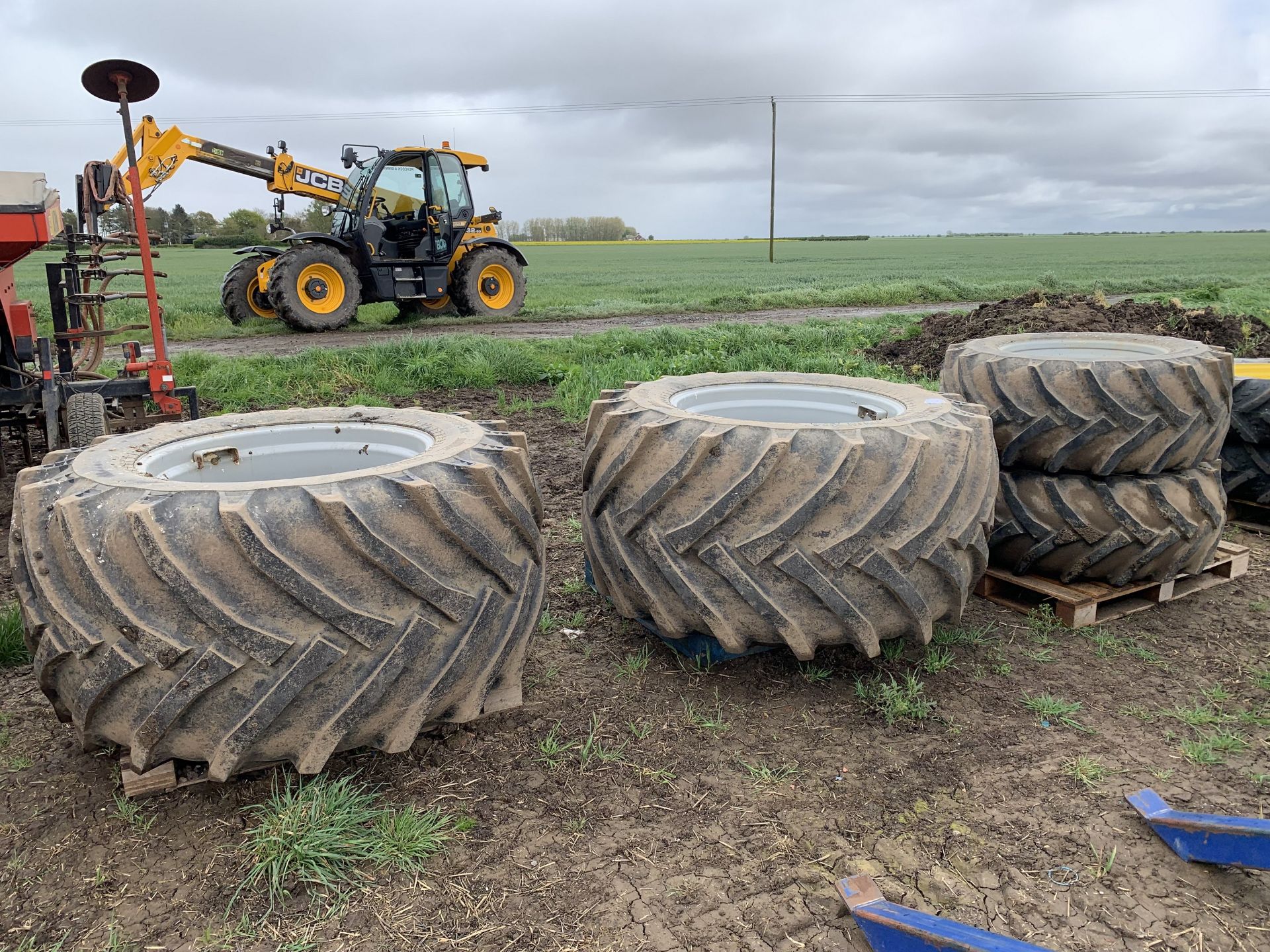 Set of four flotation wheels & tyres, 800/50-34 & 500/60-26.5, eight stud wheels, Trelleborg tyres