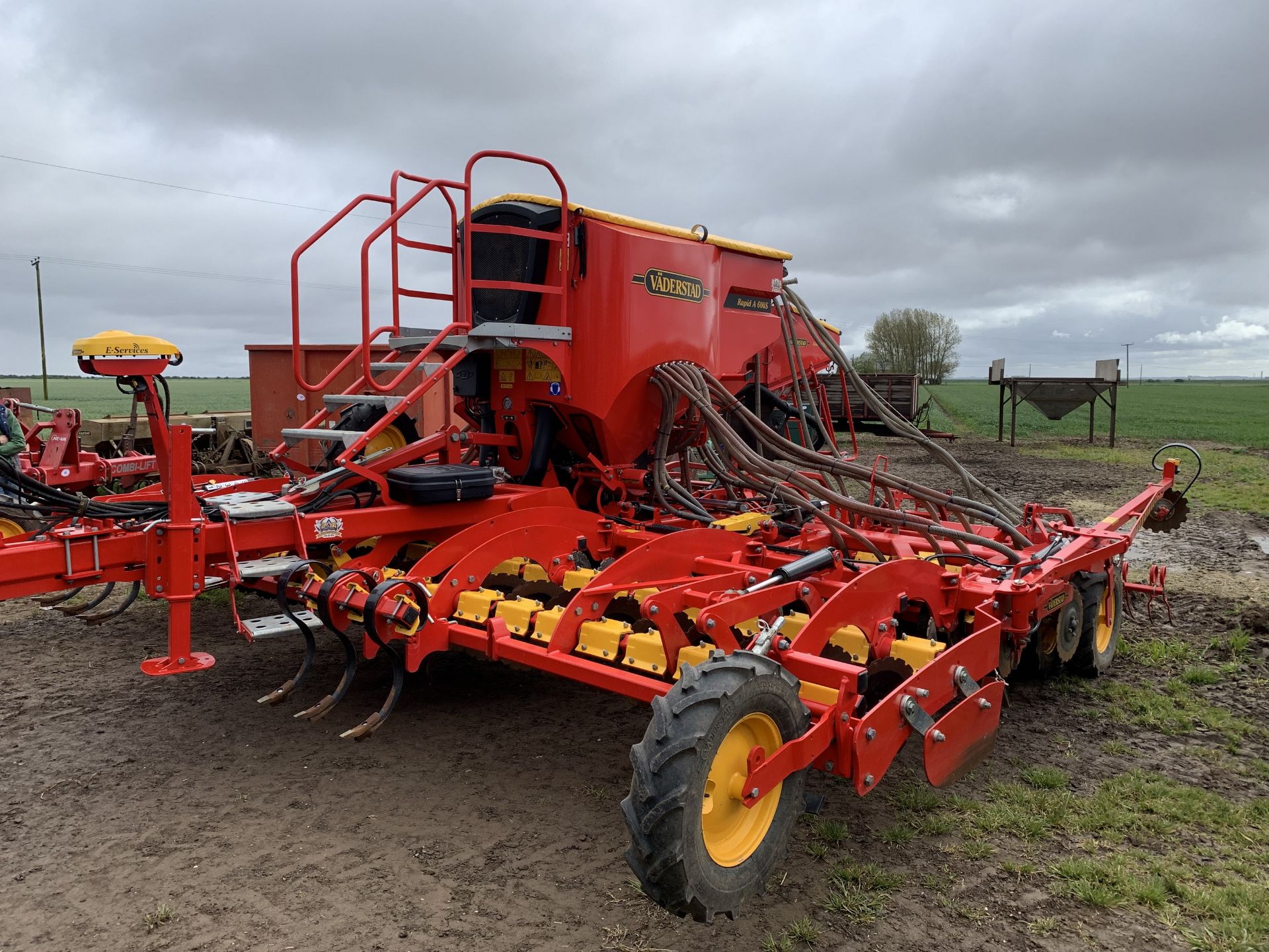 2022 Väderstad Rapid A 600S corn drill with 2023 Väderstad Biodrill 360, comes with iPad operating - Bild 9 aus 14