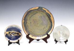 DOUGLAS DAVIES (SCOTTISH b.1946) studio pottery charger with two smaller dishes, all with potter's