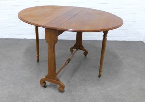 Late 19th century mahogany Sutherland table, 120 x 73 x 99cm.