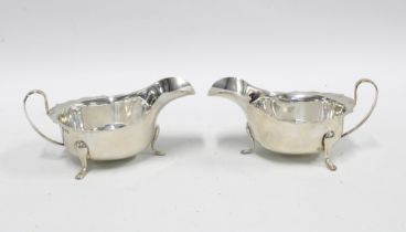 George VI pair of silver sauce boats, Viners, Sheffield 1936, in original fitted case (2)