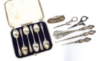 Set of six Walker & Hall silver teaspoons, in fitted case together with a silver handled manicure