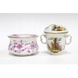 Meissen hair tidy jar and a porcelain custard cup and cover, boar hunt pattern, (losses to