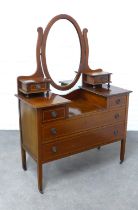 An Edwardian mahogany and chequerband strung dressing table, 106 x 156 x 47cm.