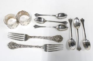 Edwardian set of six silver teaspoons, Sheffield 1910, two Victorian silver napkin rings and two