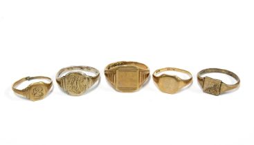 Gents 9ct gold signet ring, Birmingham 1959, 15ct gold signet ring, two gold plated on silver