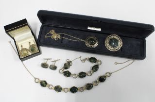 Silver and hardstone brooch with matching pendant necklace and earrings, agate cufflinks and a
