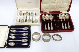 George V silver teaspoons with matching tongs, Sheffield 1911 together with a set of six London 1927