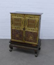 Chinoiserie parcel gilt cabinet with a stand, 69 x 90 x 41cm.