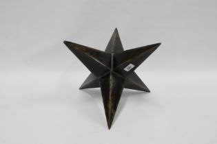 A star, 45cm, and a pair of table lamps with shades (3)
