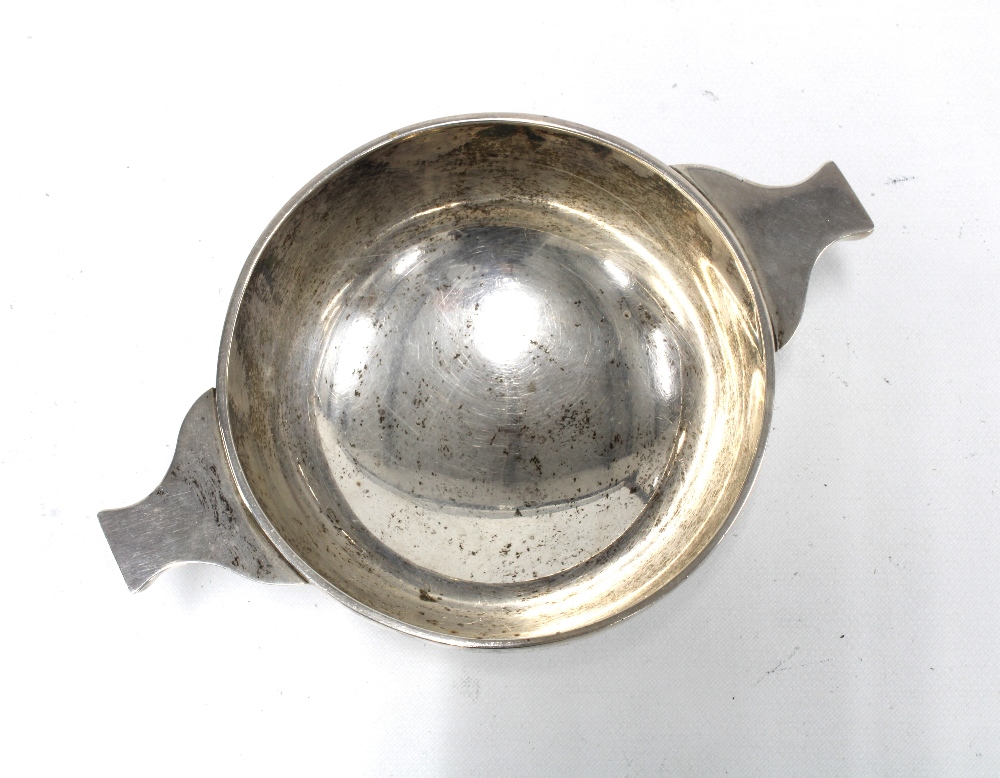 George VI silver quaich, retailed by A&J Smith of Aberdeen, hallmarked for London 1939 , 16cm across - Image 3 of 5
