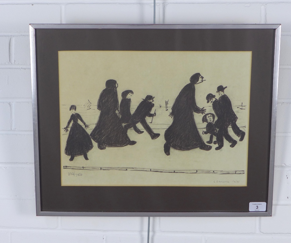 L.S. LOWRY R.A. (BRITISH 1887-1976) ON A PROMENADE, print numbered 333/750, framed under glass, 41 x - Bild 2 aus 5