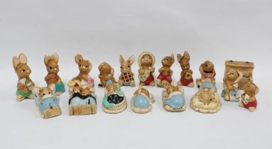 A large collection of vintage Pendelfin figures (18)