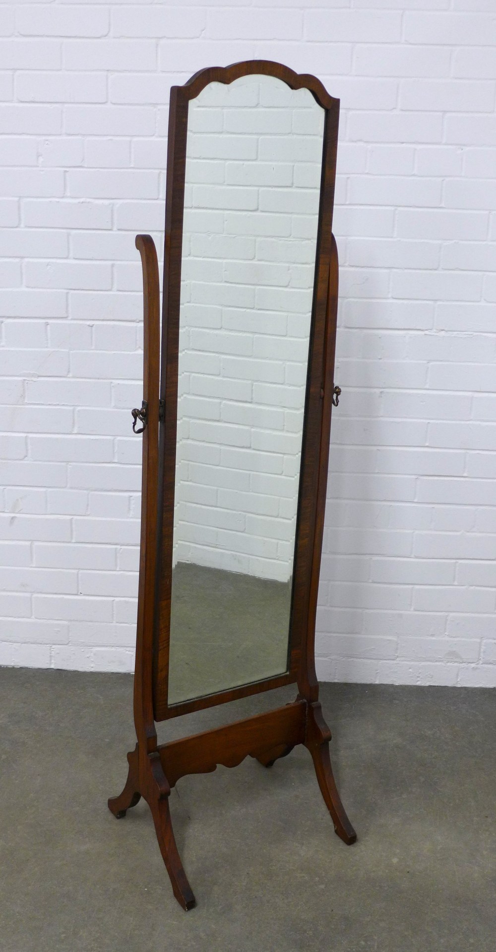 Mahogany cheval mirror, 46 x 157vm.
