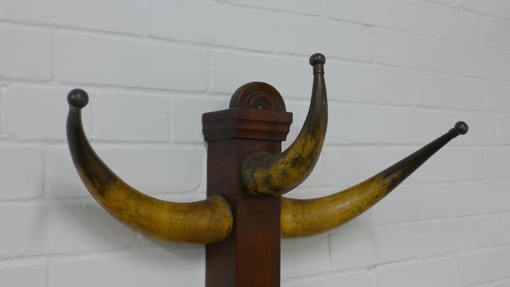 Late 19th / early 20th century cow horn hat and coat stand, 64 x 190cm. - Image 3 of 3