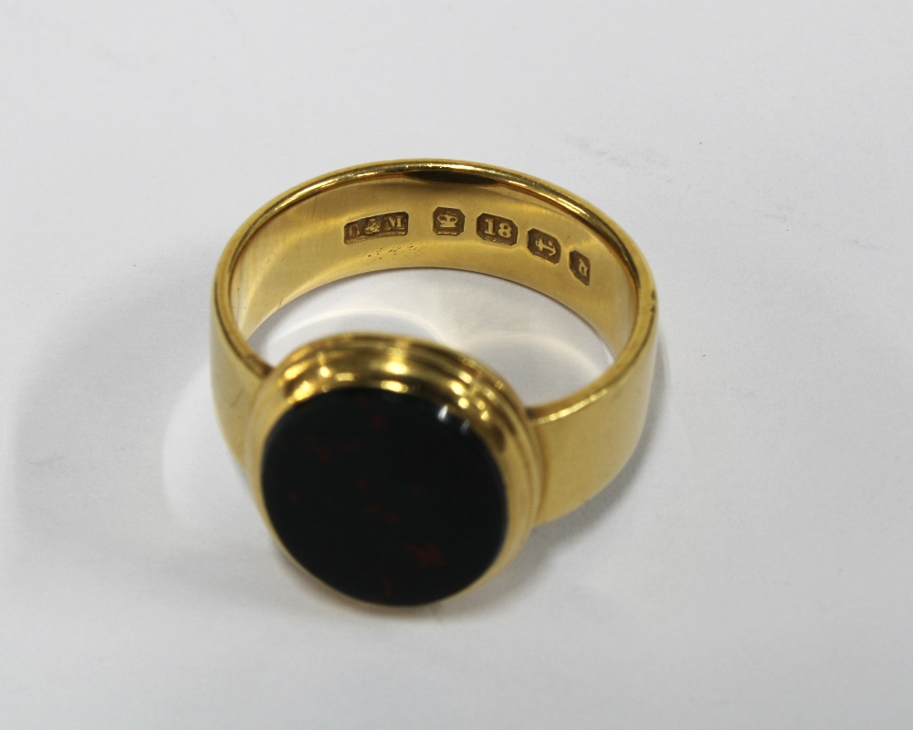 Gents Victorian 18ct gold bloodstone agate ring - Image 4 of 5