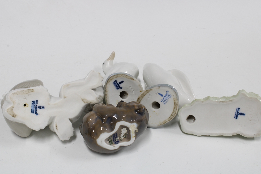 Royal Copenhagen baby bear figure and four LLadro figures (5) - Image 2 of 2