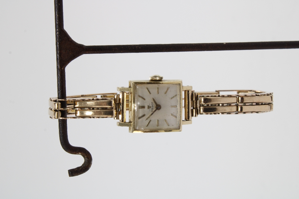 TISSOT, ladies vintage 14ct gold cased wristwatch on a 9ct gold bracelet strap, stamped 375 - Bild 3 aus 7