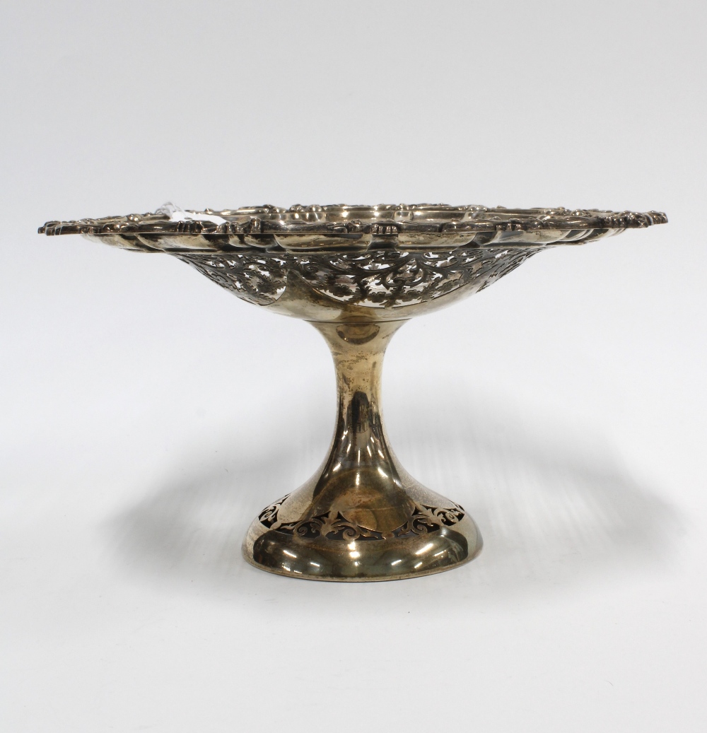 Early 20th century silver pedestal bowl, Sheffield 1901, with foliate pierced decoration, 26cm - Image 2 of 3