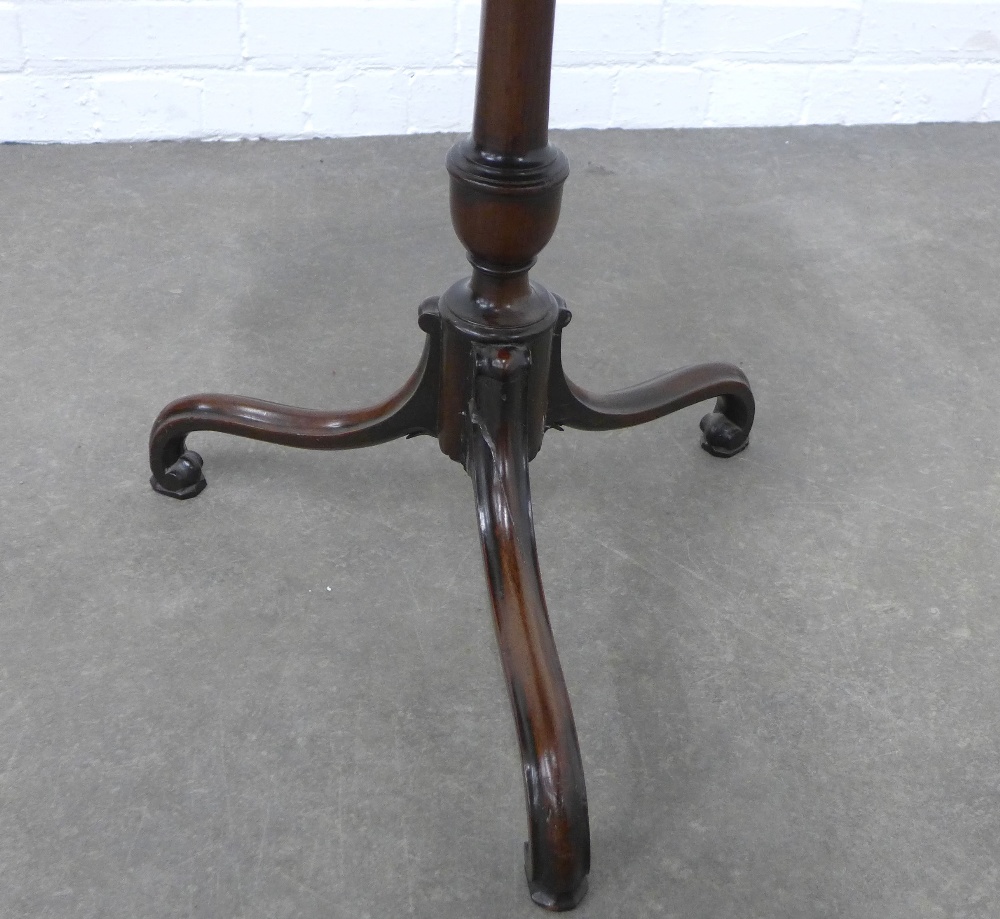 Mahogany tilt top wine table with a circular dished top, on a pedestal base with elegant tripod legs - Image 3 of 4