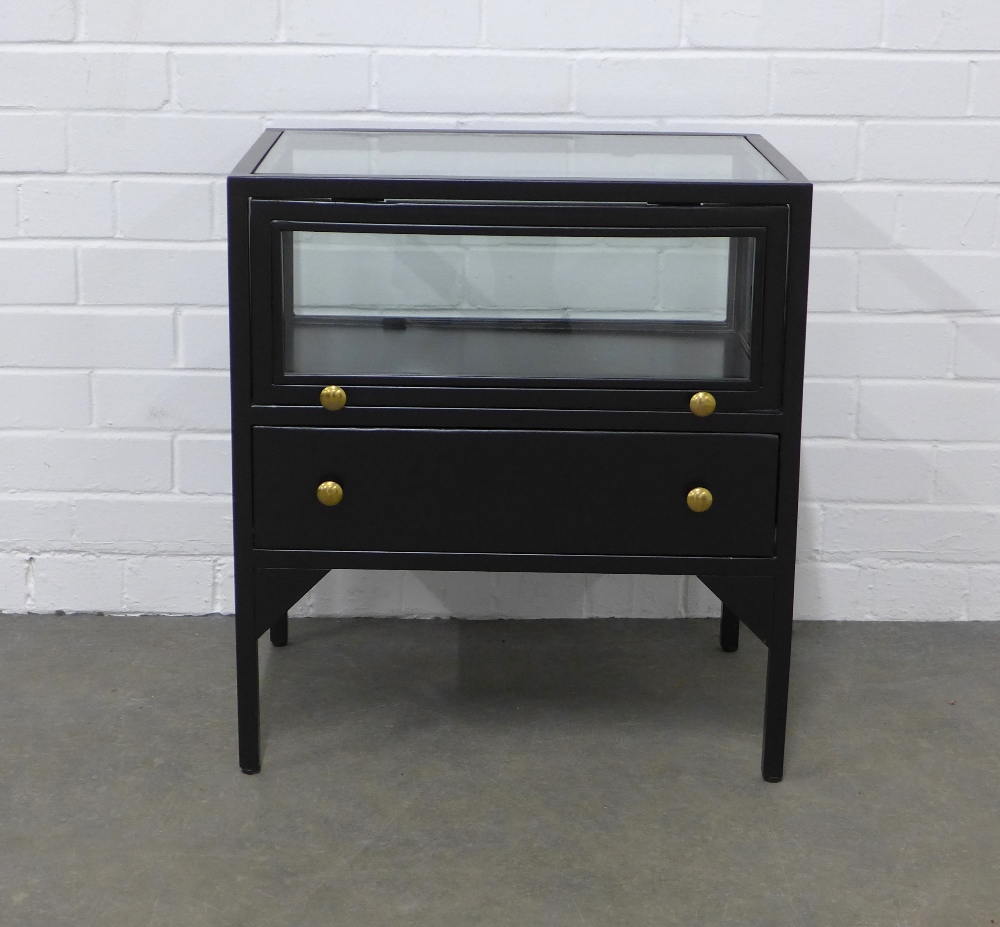 Ebonised side table / cabinet with glazed vitrine top, 55 x 61 x 40cm. - Image 2 of 3