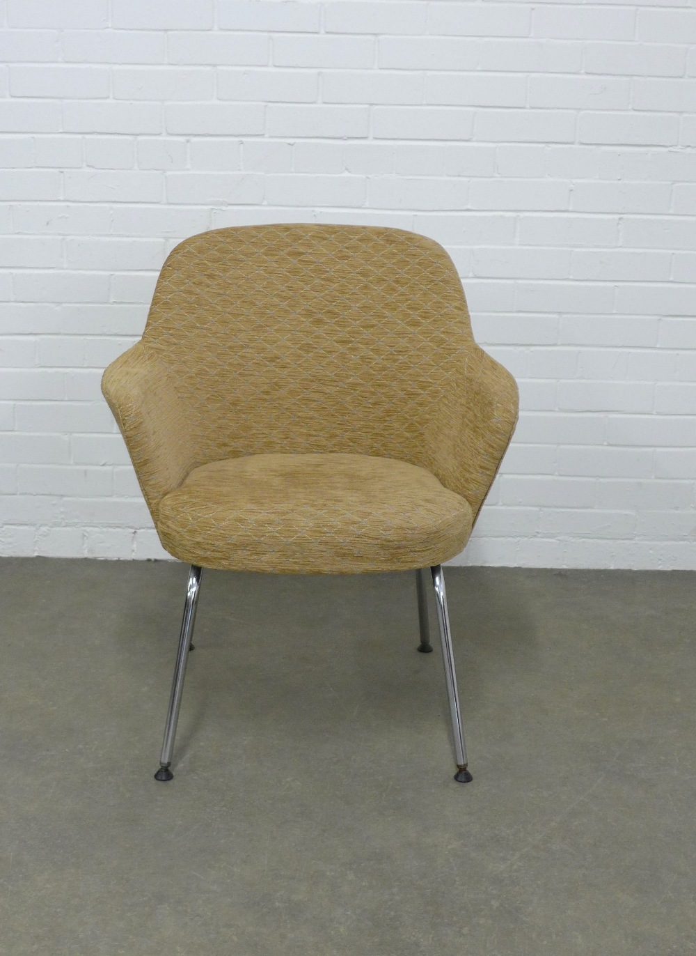 Knoll Saarinen / Eames style armchair on chrome legs, 74 x 84 x 45cm. - Image 2 of 3